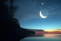 Venus kisses the moon-4b