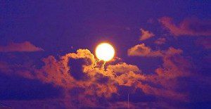 moon full purple