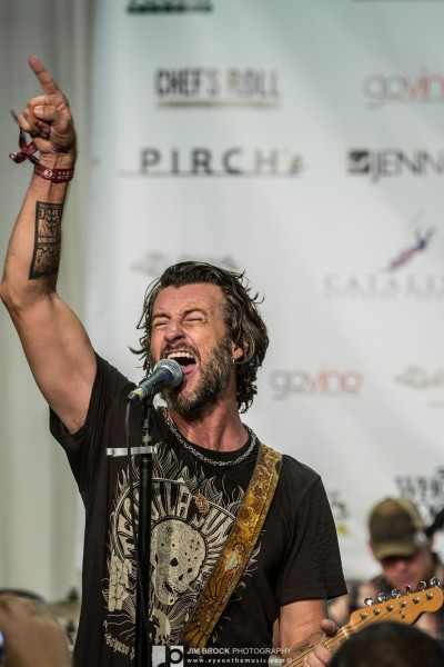 Roger singing Kaaboo