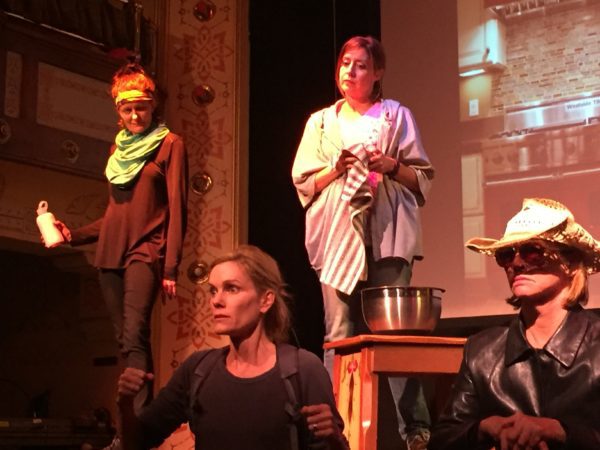 rosa-boss-lady-coyote-renata-600x450