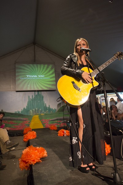 Jewel performing at the Ah Haa Art Auction