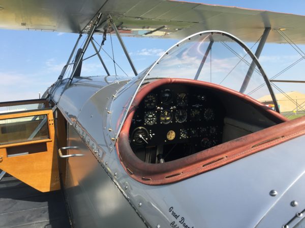 Cockpit, Boeing 40